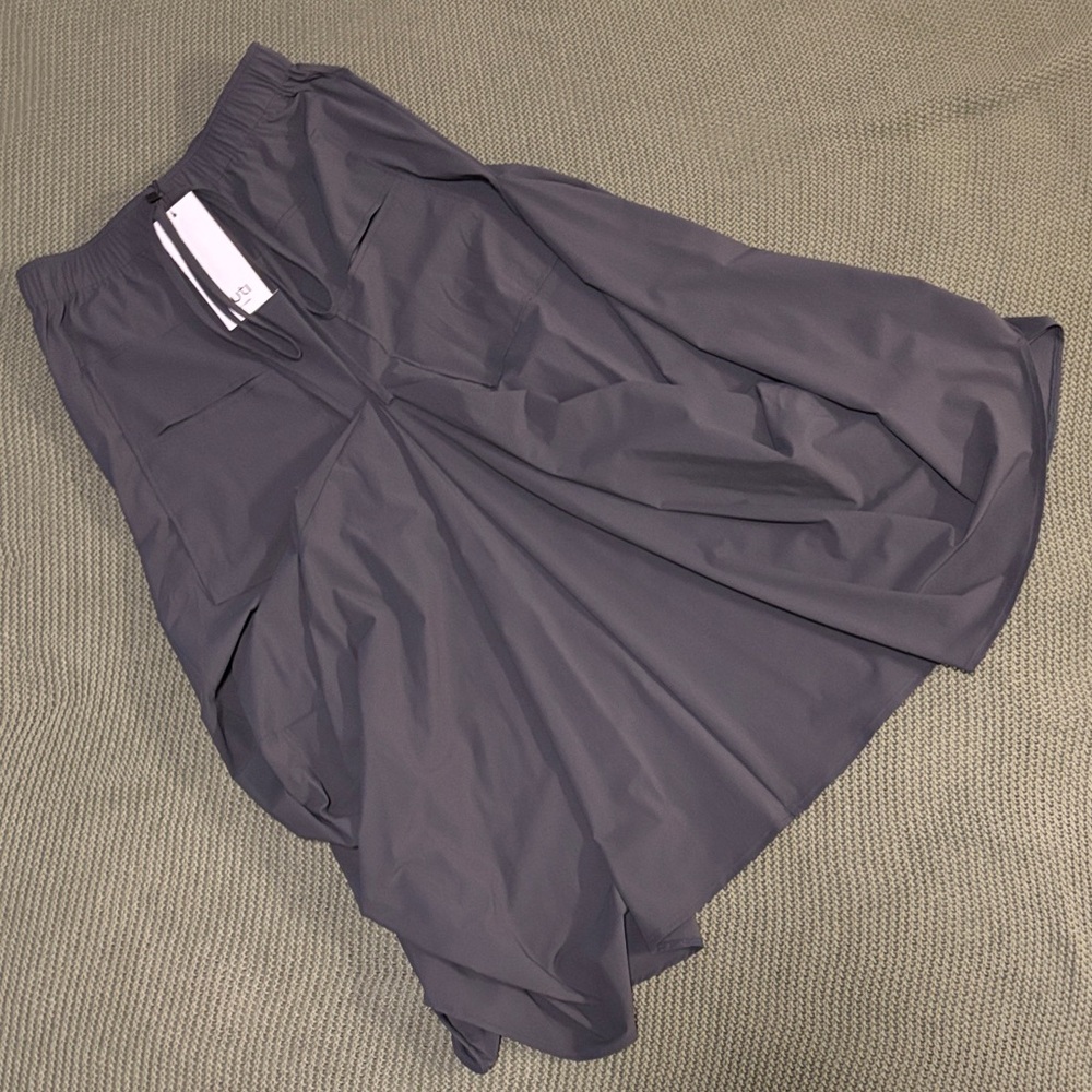 NWT Ruti Go To Skirt